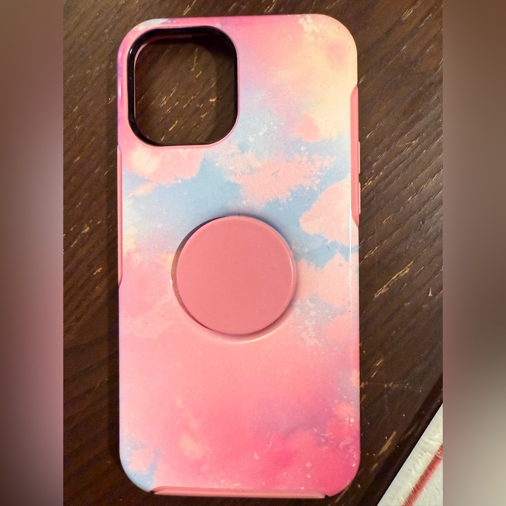 iPhone 13 Pro Max case . Selling as is
.see pics for reference